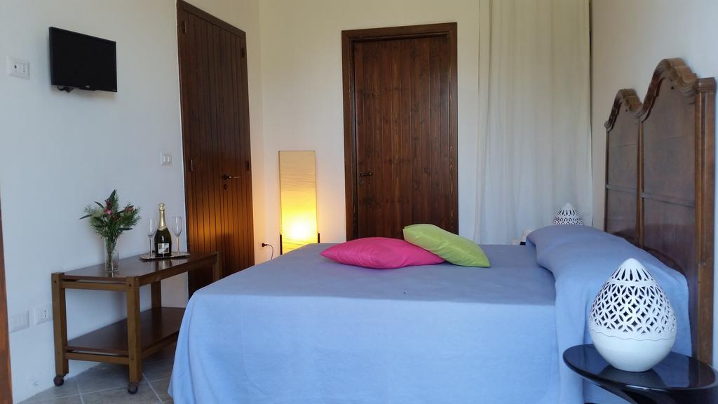 Agriturismo Occhineri 切萨雷奥港 客房 照片